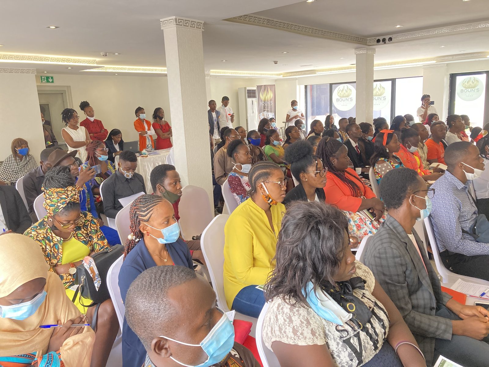 A packed LeaderShift session in Yaoundé